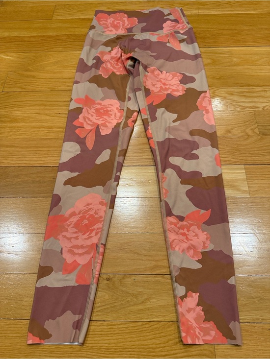 Offline Pants - Offline by aerie floral camo goals high waisted 7/8 leggings size small .